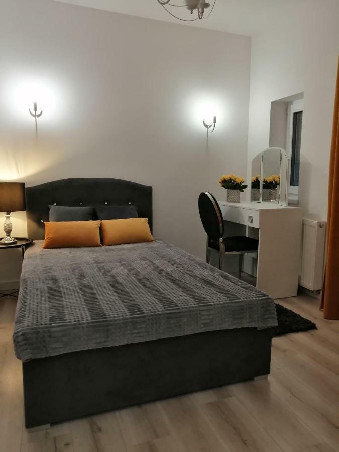 Time To Relax Apartment Zielona Gora  Bagian luar foto